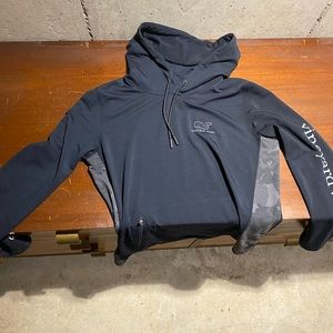 Vineyard vines runner hoodie